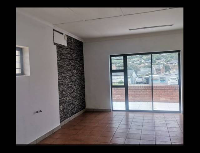 229M² BUSINESS FOR SALE IN BLUFF